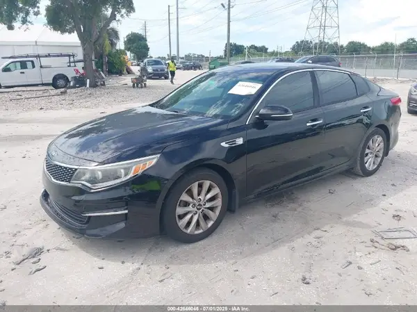 5XXGU4L35HG164578 2017 KIA OPTIMA - Image 2