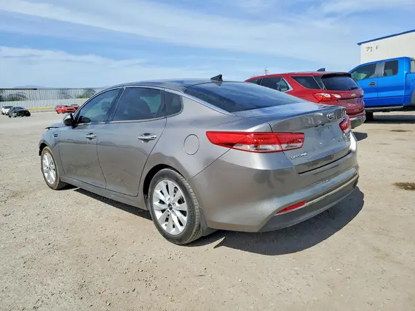 5XXGU4L35HG168372 2017 KIA OPTIMA - Image 2