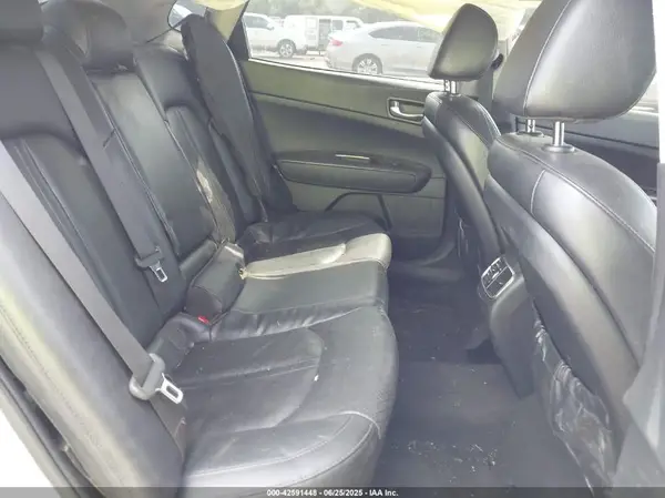 5XXGU4L35JG184870 2018 KIA OPTIMA - Image 8