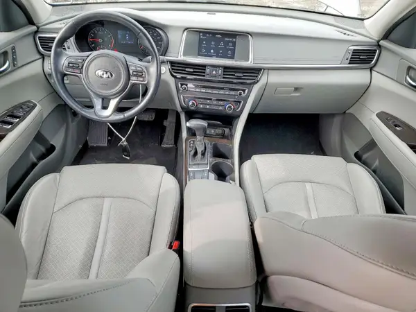 5XXGU4L35JG185677 2018 KIA OPTIMA - Image 8