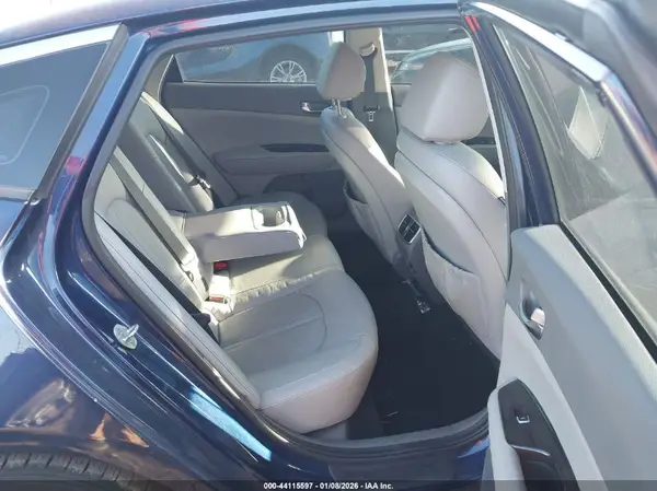 5XXGU4L35JG200081 2018 KIA OPTIMA - Image 8