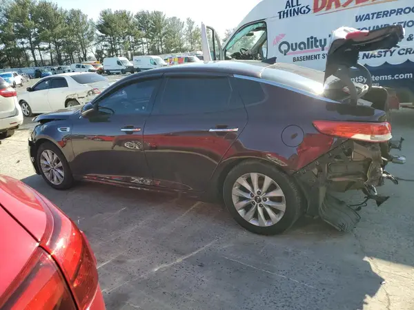 5XXGU4L35JG205460 2018 KIA OPTIMA - Image 2