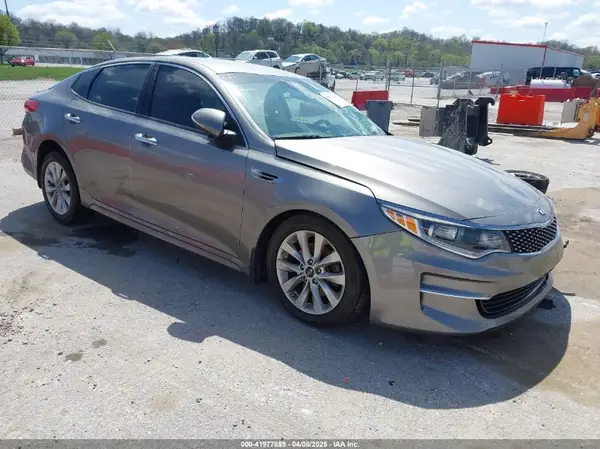 5XXGU4L35JG206267 2018 KIA OPTIMA - Image 1