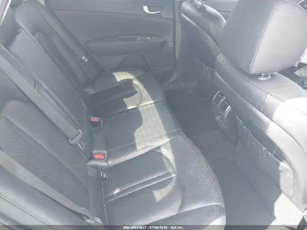 5XXGU4L35JG213719 2018 KIA OPTIMA - Image 8