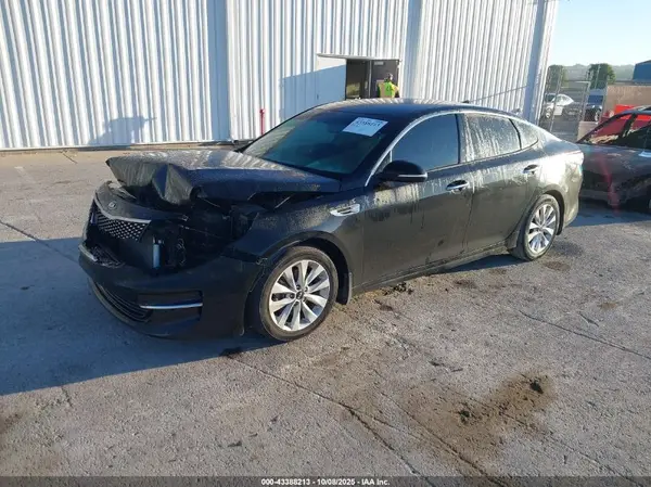 5XXGU4L35JG218144 2018 KIA OPTIMA - Image 2