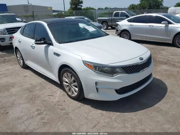 5XXGU4L35JG222534 2018 KIA OPTIMA - Image 1