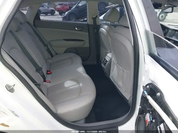 5XXGU4L35JG225126 2018 KIA OPTIMA - Image 8