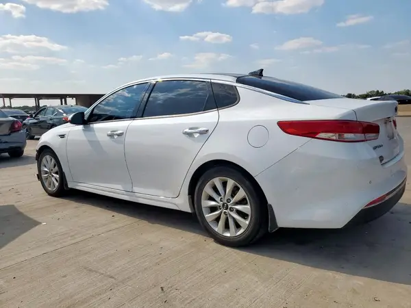 5XXGU4L35JG225515 2018 KIA OPTIMA - Image 2