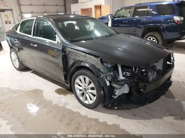 5XXGU4L35JG225644 2018 KIA OPTIMA - Image 1