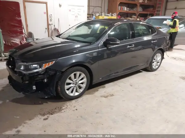 5XXGU4L35JG225644 2018 KIA OPTIMA - Image 2