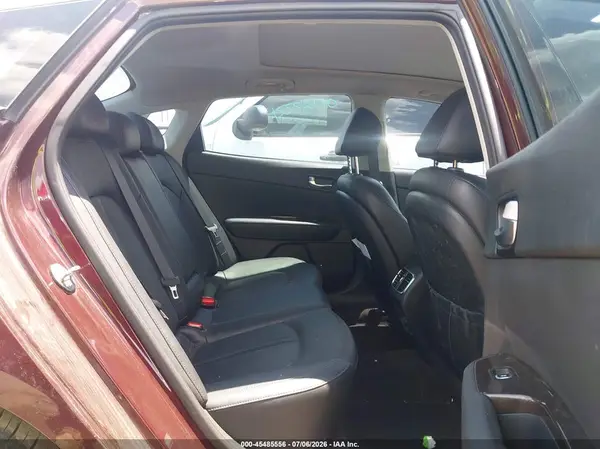 5XXGU4L35JG228253 2018 KIA OPTIMA - Image 8