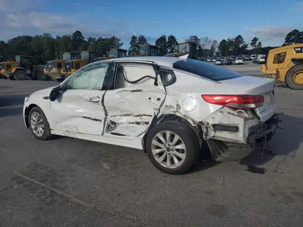 5XXGU4L35JG237888 2018 KIA OPTIMA - Image 2