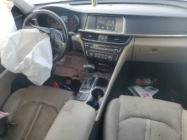 5XXGU4L35JG237888 2018 KIA OPTIMA - Image 8