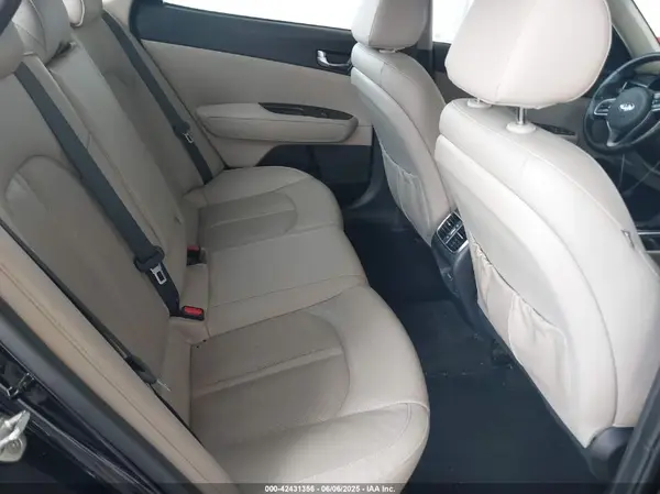 5XXGU4L35JG238233 2018 KIA OPTIMA - Image 8