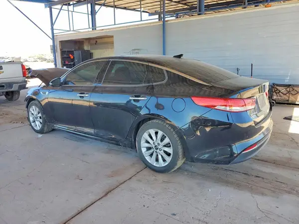 5XXGU4L35JG239057 2018 KIA OPTIMA - Image 2