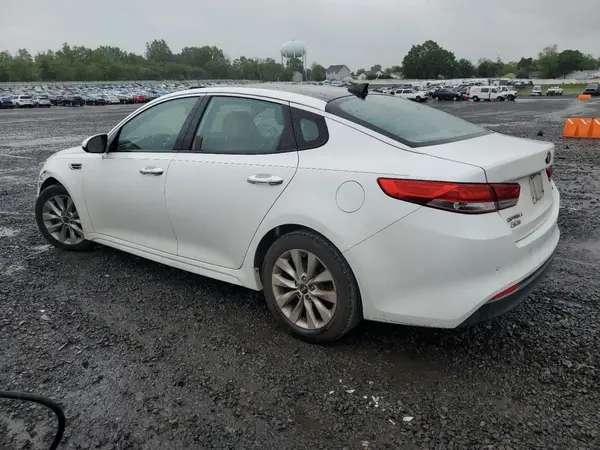 5XXGU4L35JG246655 2018 KIA OPTIMA - Image 2