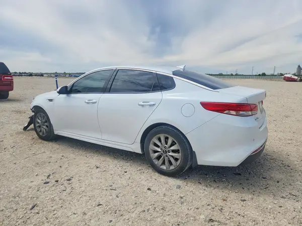 5XXGU4L35JG247255 2018 KIA OPTIMA - Image 2