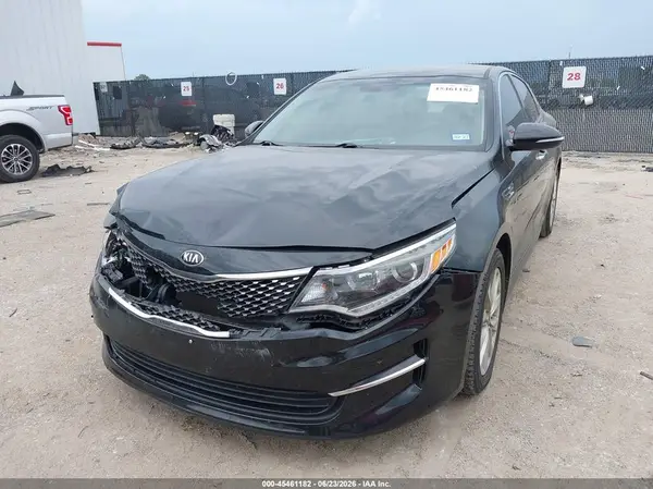 5XXGU4L35JG248194 2018 KIA OPTIMA - Image 2