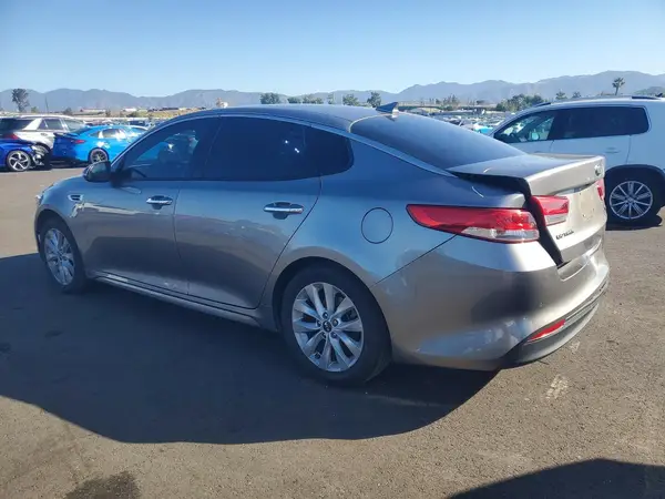 5XXGU4L35JG260670 2018 KIA OPTIMA - Image 2