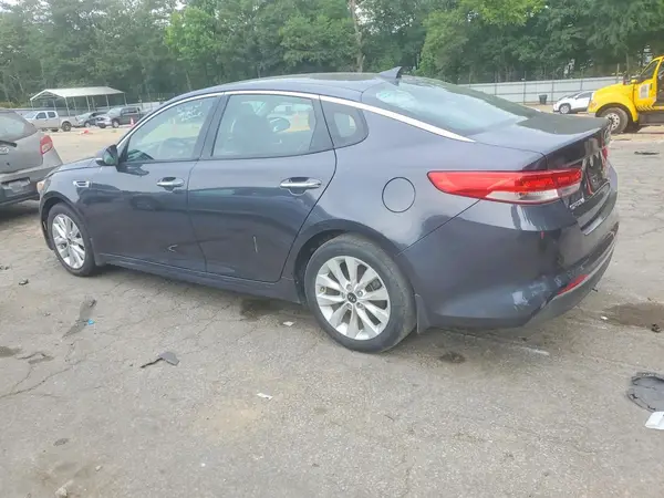 5XXGU4L35JG265643 2018 KIA OPTIMA - Image 2