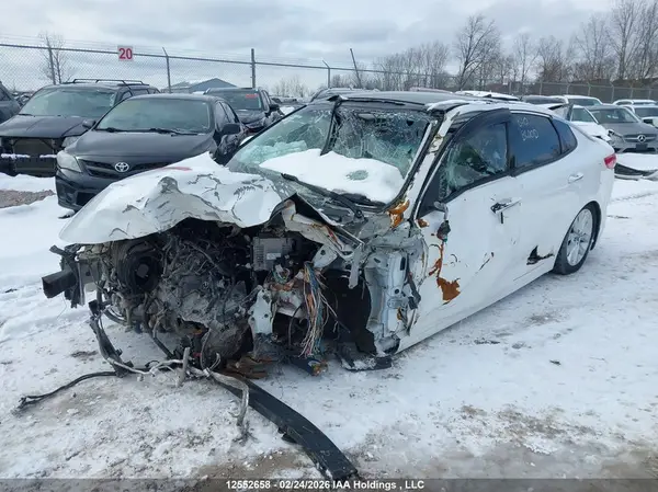 5XXGU4L35JG266775 2018 KIA OPTIMA - Image 2