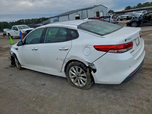 5XXGU4L35JG270938 2018 KIA OPTIMA - Image 2