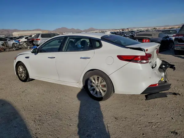 5XXGU4L35JG273144 2018 KIA OPTIMA - Image 2