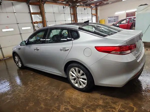 5XXGU4L36GG011318 2016 KIA OPTIMA - Image 2