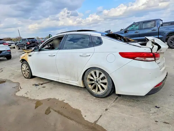 5XXGU4L36GG029947 2016 KIA OPTIMA - Image 2