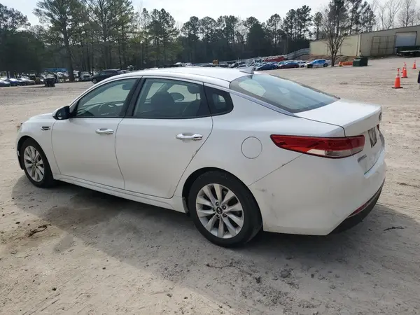 5XXGU4L36GG042438 2016 KIA OPTIMA - Image 2
