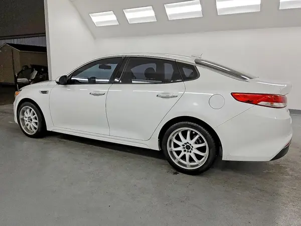 5XXGU4L36GG046411 2016 KIA OPTIMA - Image 2