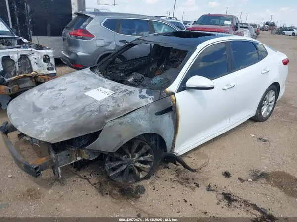 5XXGU4L36GG048739 2016 KIA OPTIMA - Image 2