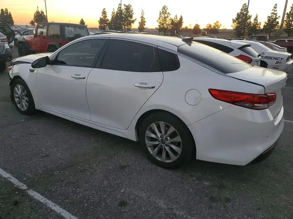 5XXGU4L36GG052693 2016 KIA OPTIMA - Image 2