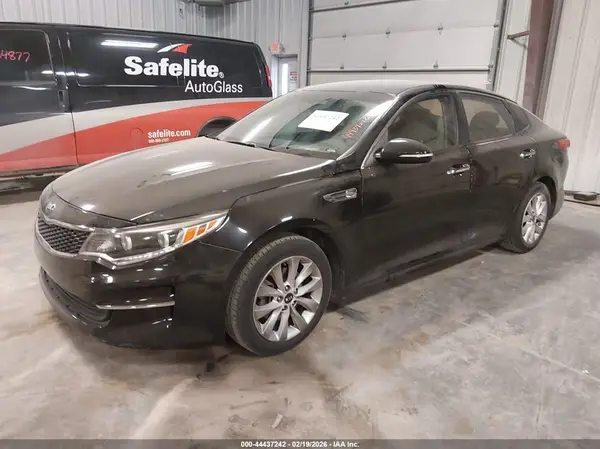5XXGU4L36GG055030 2016 KIA OPTIMA - Image 2