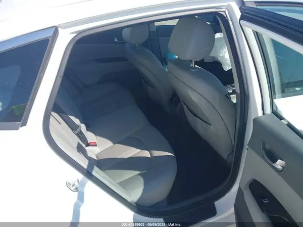 5XXGU4L36GG066299 2016 KIA OPTIMA - Image 8
