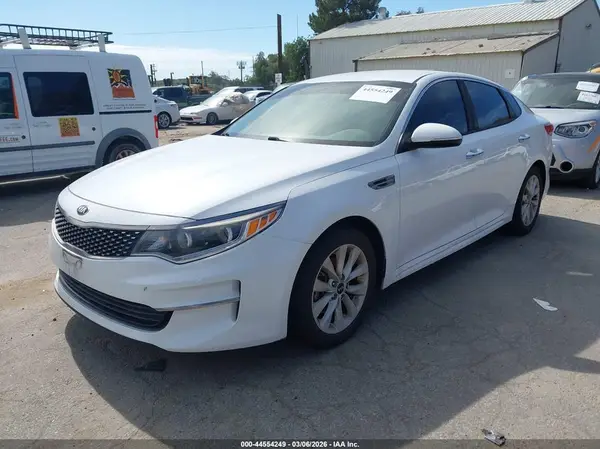 5XXGU4L36GG090439 2016 KIA OPTIMA - Image 2