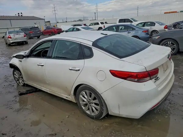 5XXGU4L36GG094765 2016 KIA OPTIMA - Image 2