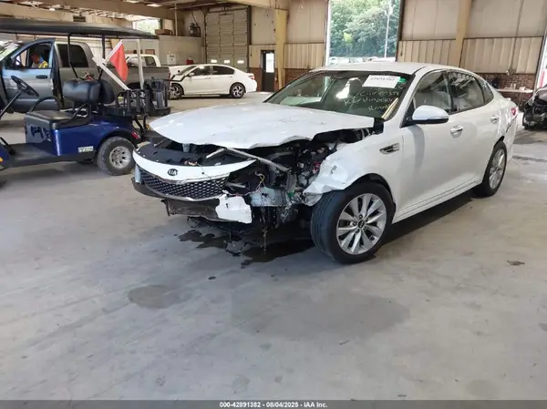 5XXGU4L36GG120054 2016 KIA OPTIMA - Image 2