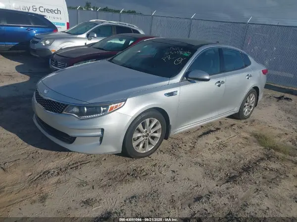 5XXGU4L36HG131055 2017 KIA OPTIMA - Image 2