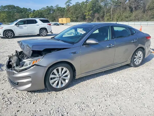 5XXGU4L36HG135638 2017 KIA OPTIMA - Image 1