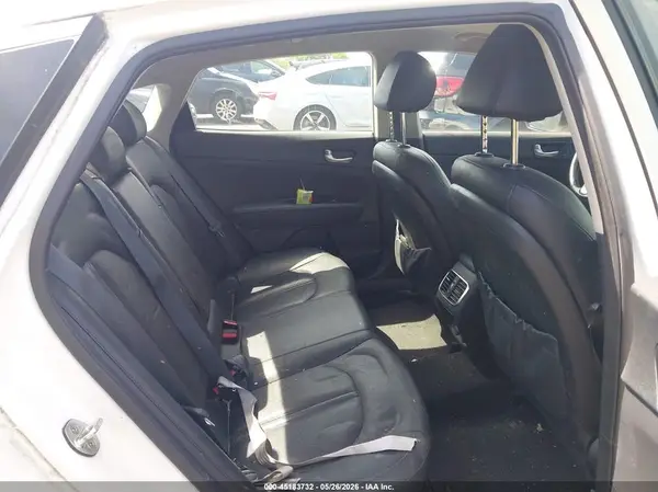 5XXGU4L36HG154464 2017 KIA OPTIMA - Image 8