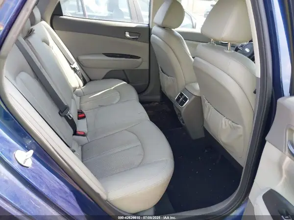 5XXGU4L36HG165397 2017 KIA OPTIMA - Image 8