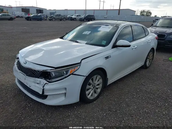 5XXGU4L36HG178313 2017 KIA OPTIMA - Image 2