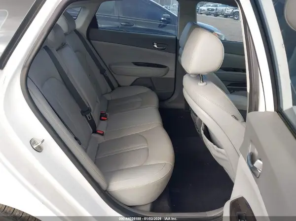 5XXGU4L36HG178313 2017 KIA OPTIMA - Image 8