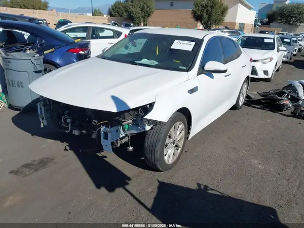 5XXGU4L36JG182853 2018 KIA OPTIMA - Image 2