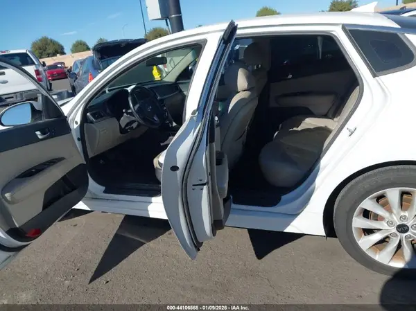 5XXGU4L36JG182853 2018 KIA OPTIMA - Image 8