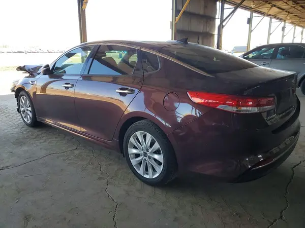 5XXGU4L36JG185574 2018 KIA OPTIMA - Image 2