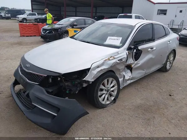 5XXGU4L36JG188118 2018 KIA OPTIMA - Image 2