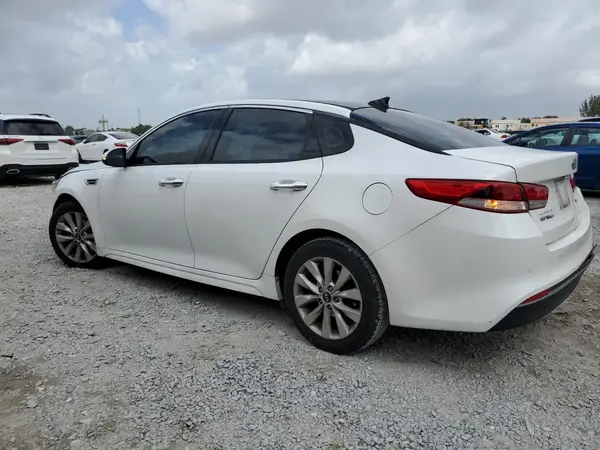 5XXGU4L36JG188135 2018 KIA OPTIMA - Image 2