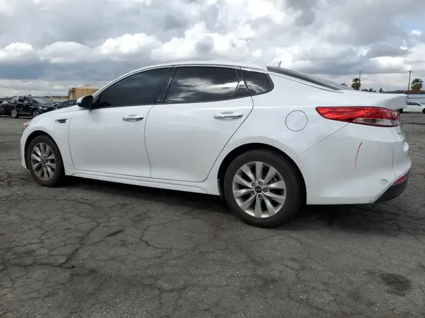 5XXGU4L36JG190368 2018 KIA OPTIMA - Image 2